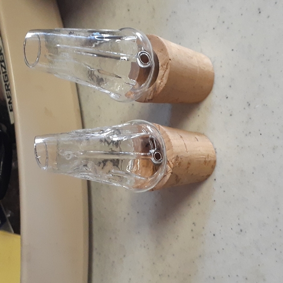 Set of 2 - bottle cork with pour spout NIP - Picture 3 of 3